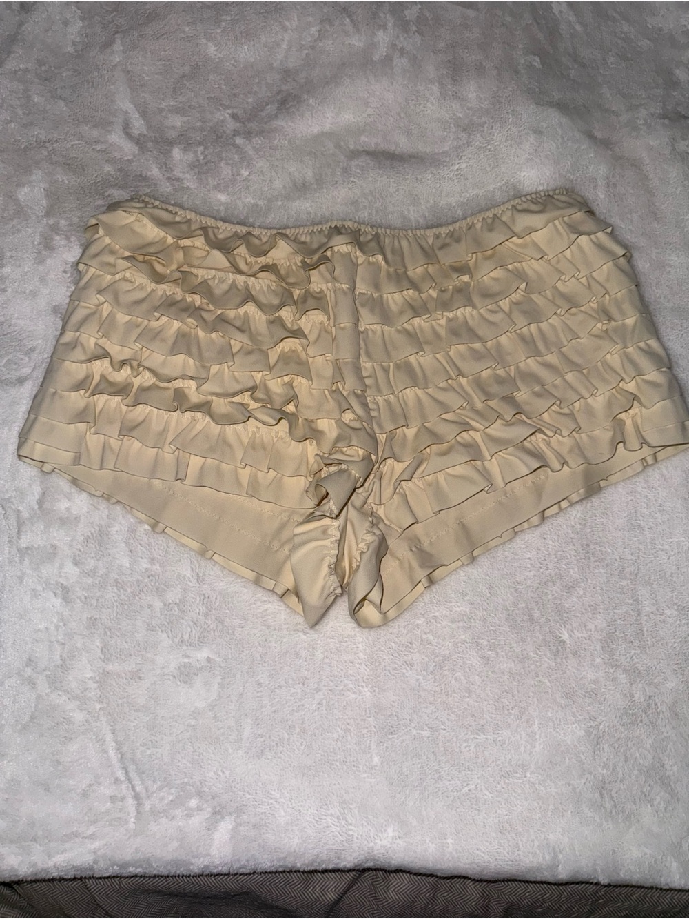 Edikted Cream Ruffle Skort Shorts